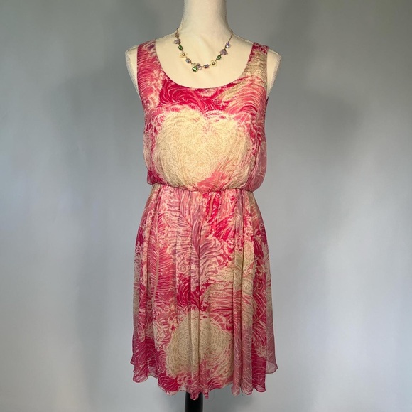 Anthropologie Dresses & Skirts - Anthropologie Pink Flowy dress